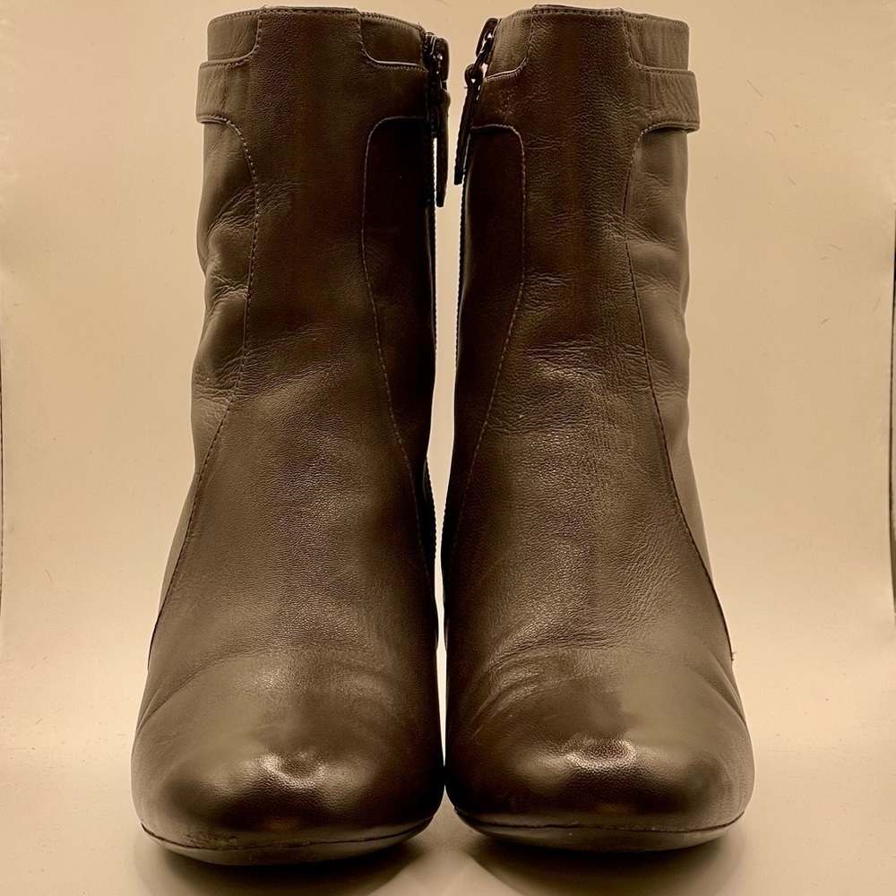 Cole Haan Brown Chocolate Leather Ankle Boot with Nike Air Soles​​